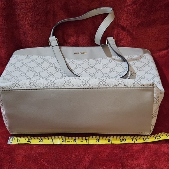 Nine West Women Large Gray & Cream Patterned Tote Bag - Picture 14 of 16